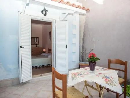 Casa de Férias Fernanda's Traditional 2 Floor House