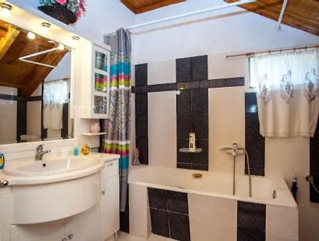Fernanda's Traditional 2 Floor House Hotel 4*