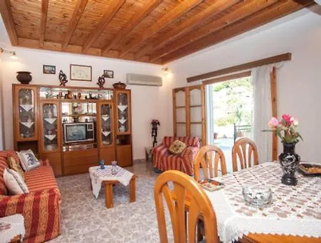 Fernanda's Traditional 2 Floor House Tatil Evi *