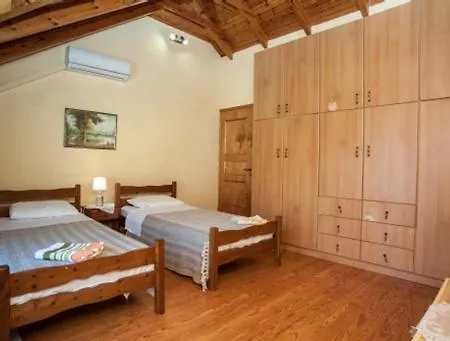 Fernanda's Traditional 2 Floor House 4*
