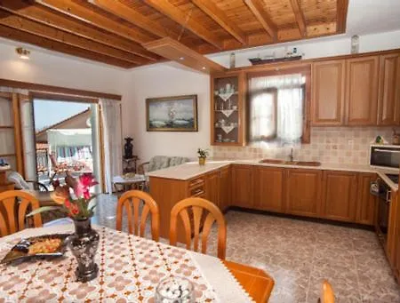 Fernanda's Traditional 2 Floor House 4* Poros (Kefalonia)