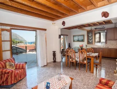 Fernanda's Traditional 2 Floor House 포로스